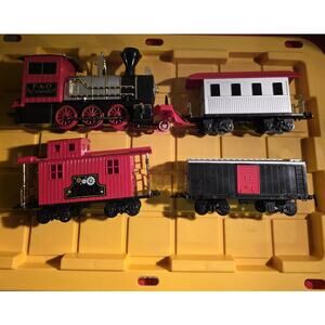 FAO Schwarz Classic Train Set w/ Engine Cars & Track Lot Vintage Display